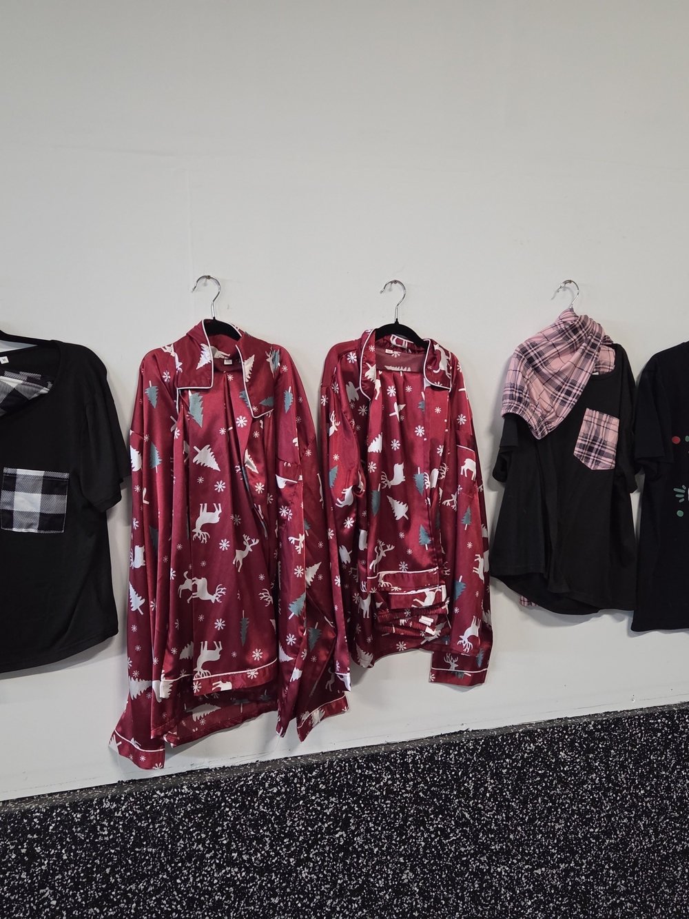 Bundle of Holiday & Plaid Pajama Sets & Sleepwear | Christmas, Loungewear
